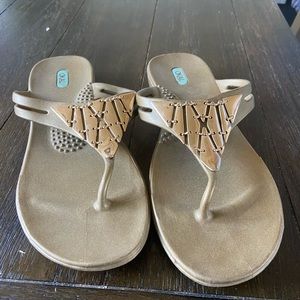 Tao flip flops